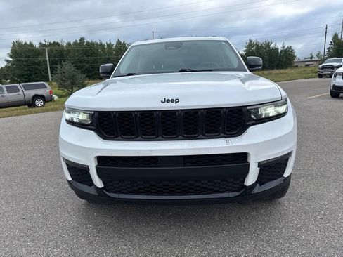 Used 2023 Jeep Grand Cherokee L Limited w/ Black Appearance Package AWD/4WD image 8