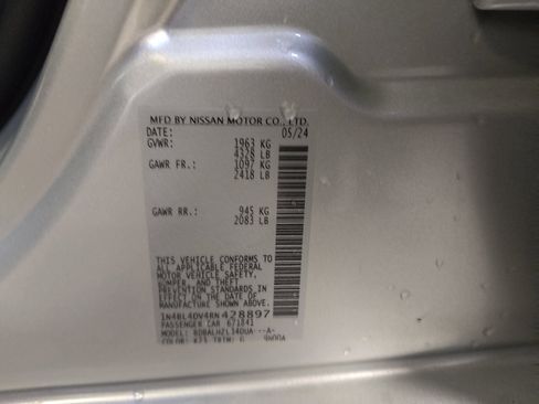 Used 2024 Nissan Altima 2.5 SV FWD image 33