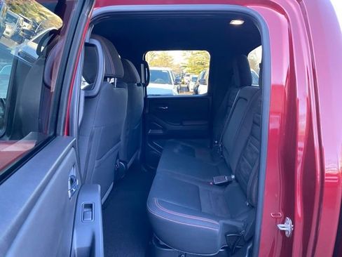 Used 2022 Nissan Frontier PRO-4X image 25