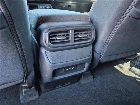 Used 2025 Honda Pilot Sport image 17