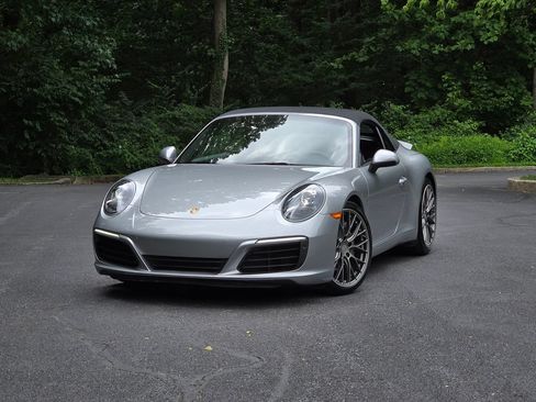 Used 2018 Porsche 911 Carrera RWD image 10