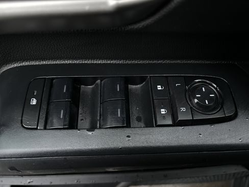 Used 2024 Toyota Tacoma TRD Off-Road image 16