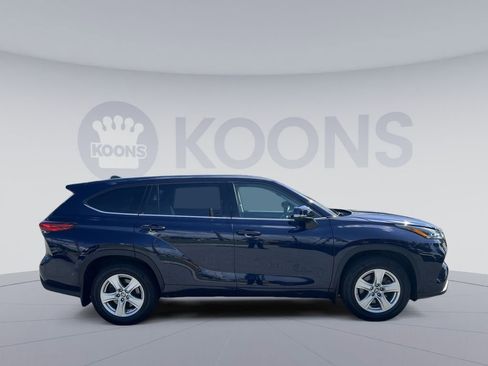 Used 2022 Toyota Highlander LE AWD/4WD image 8