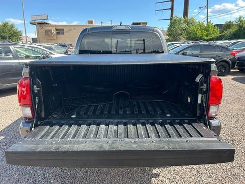 Used 2018 Toyota Tacoma TRD Sport AWD/4WD image 13