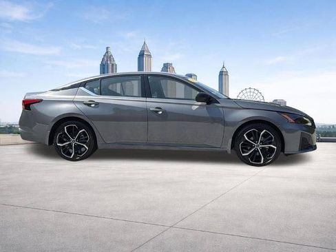 Certified 2025 Nissan Altima 2.5 SR w/ SR Premium Package FWD image 28