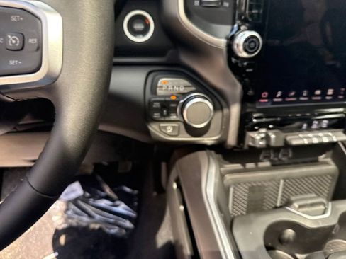 New 2026 RAM 1500 4x4 Crew Cab image 11