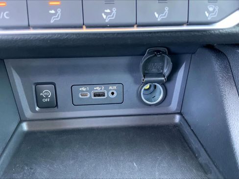 Used 2024 Nissan Sentra SV image 31