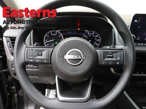Used 2023 Nissan Rogue SV AWD/4WD image 10