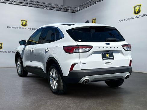 Used 2022 Ford Escape SE image 3