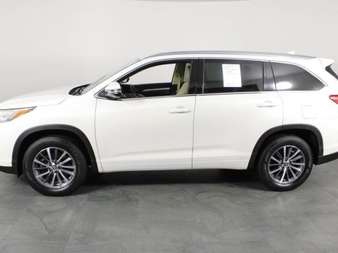 Used 2017 Toyota Highlander XLE FWD image 13