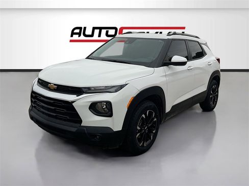 Used 2022 Chevrolet TrailBlazer LT w/ Driver Confidence Package image 3