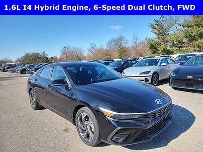 New 2025 Hyundai Elantra SEL w/ Cargo Package