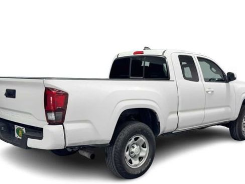 Used 2022 Toyota Tacoma SR w/ SR Convenience Package AWD/4WD image 2