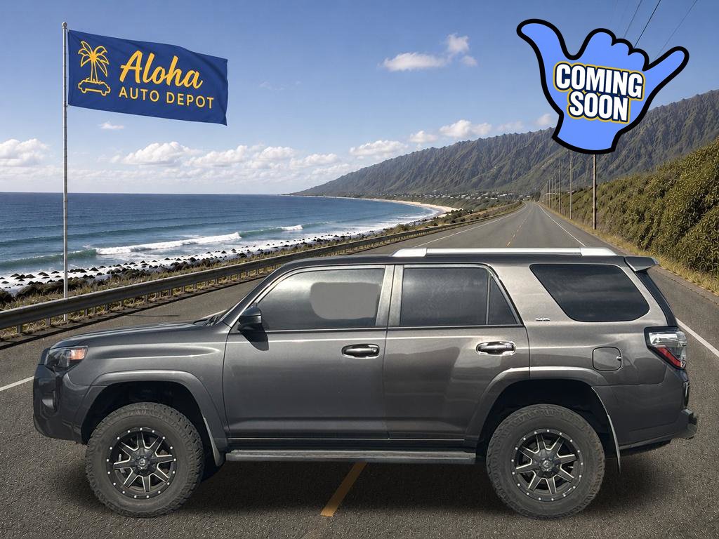 Used 2017 Toyota 4Runner SR5 AWD/4WD image 2