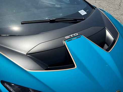Used 2022 Lamborghini Huracan STO RWD image 42