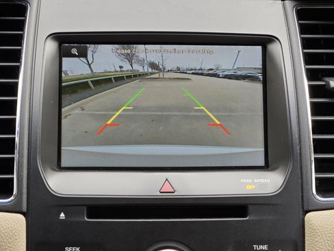 Used 2015 Ford Taurus SEL w/ Equipment Group 201A image 21