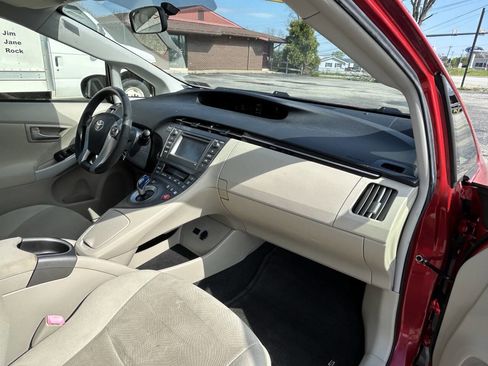 Used 2012 Toyota Prius Two FWD image 15