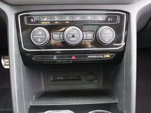 Used 2022 Volkswagen Atlas SEL R-Line image 16