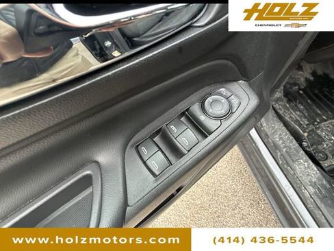 Used 2018 Chevrolet Equinox LT image 24