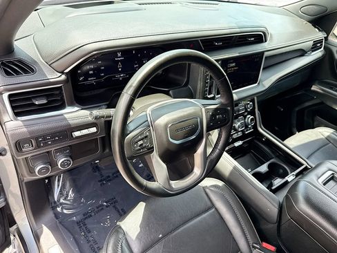 Used 2024 GMC Yukon Denali RWD image 28
