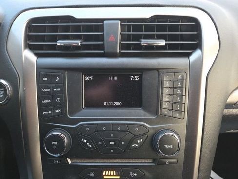 Used 2018 Ford Fusion S image 22