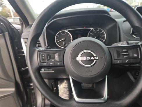 Used 2024 Nissan Rogue S image 21