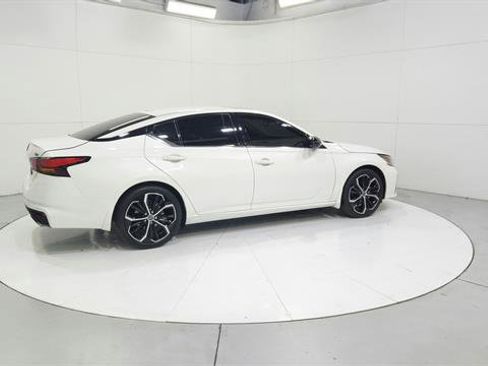 Certified 2025 Nissan Altima 2.5 SR w/ SR Premium Package image 7