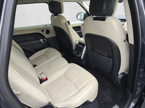 Used 2018 Land Rover Range Rover Sport HSE image 11