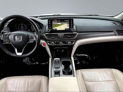 Used 2019 Honda Accord Touring image 7