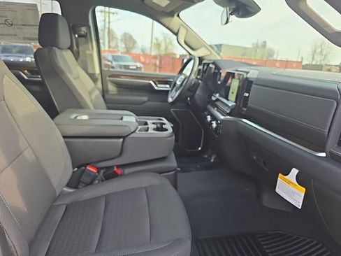 New 2026 GMC Sierra 1500 SLE AWD/4WD image 10