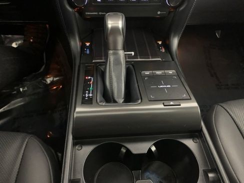 Used 2023 Lexus GX 460 Premium w/ Premium Package image 16