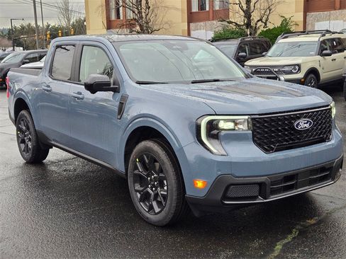 New 2026 Ford Maverick Lariat w/ Black Appearance Package image 3