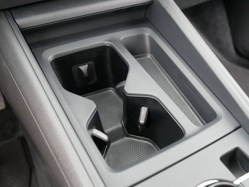 Certified 2025 Volkswagen Tiguan SE AWD/4WD image 32