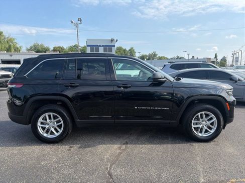 Used 2025 Jeep Grand Cherokee Laredo X w/ Luxury Tech Group I AWD/4WD image 8