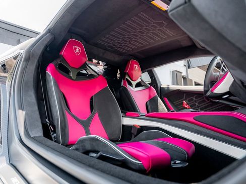Used 2025 Lamborghini Revuelto AWD/4WD image 3
