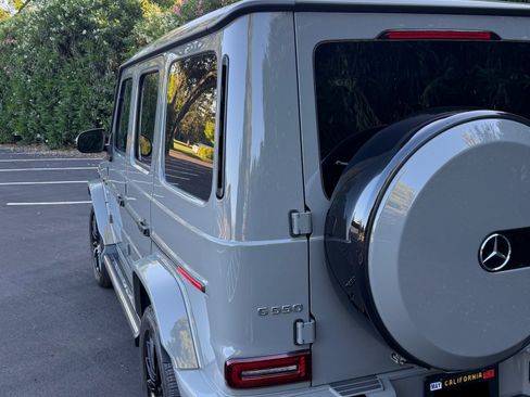 Used 2023 Mercedes-Benz G 550 image 23