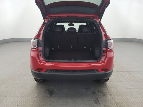 Used 2024 Jeep Compass Latitude image 29