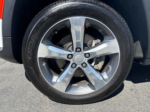 Used 2021 Jeep Grand Cherokee L Limited AWD/4WD image 9