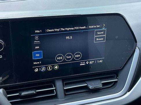 New 2026 Chevrolet Trax LS w/ LS Convenience Package FWD image 18