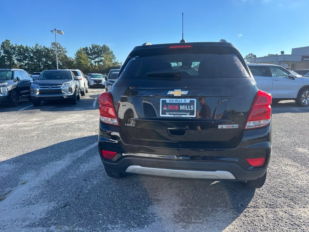 Used 2021 Chevrolet Trax LT FWD image 12