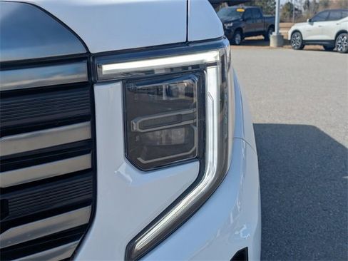 Used 2024 GMC Sierra 1500 AT4 w/ Technology Package image 11