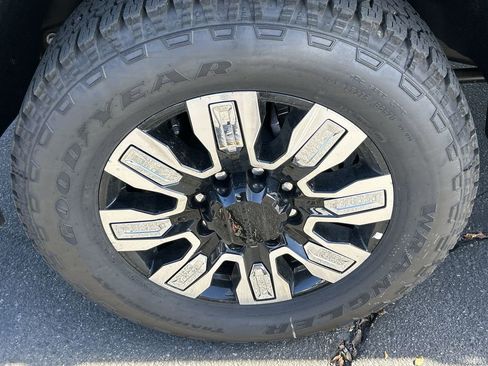 New 2025 GMC Sierra 2500 Denali w/ Denali Reserve Package image 33