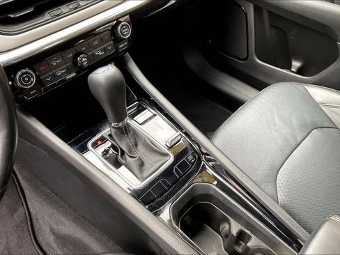 Used 2022 Jeep Compass Limited image 16