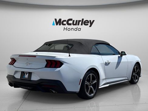 Used 2025 Ford Mustang Premium RWD image 3