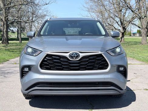 Used 2022 Toyota Highlander XLE image 36