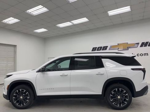 New 2026 Chevrolet Traverse LT w/ Sun and Wheel Package AWD/4WD image 8