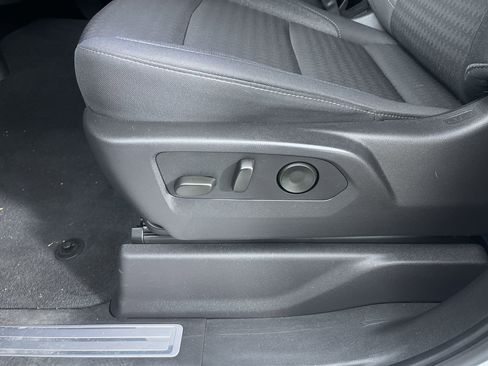 Used 2024 GMC Sierra 1500 SLE image 13