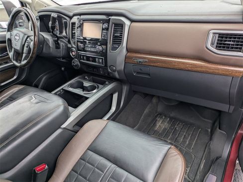 Used 2017 Nissan Titan Platinum Reserve image 21