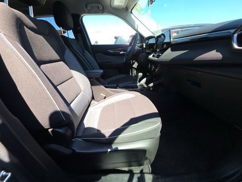 Used 2025 Chevrolet TrailBlazer LT AWD/4WD image 10