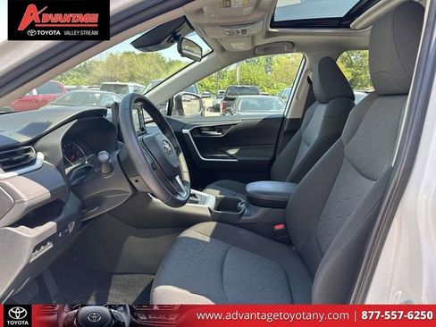 Certified 2022 Toyota RAV4 XLE w/ Convenience Package AWD/4WD image 18